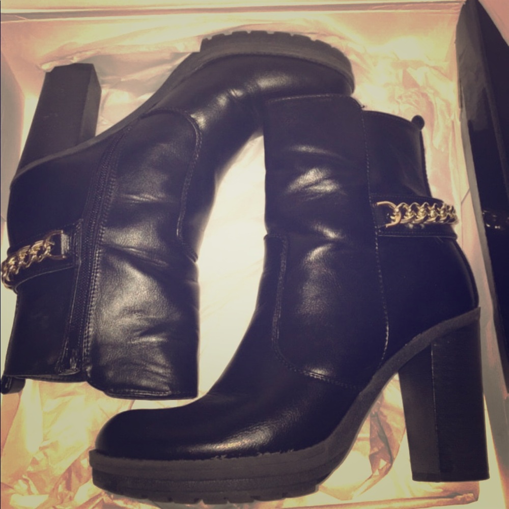 G by Guess Heels